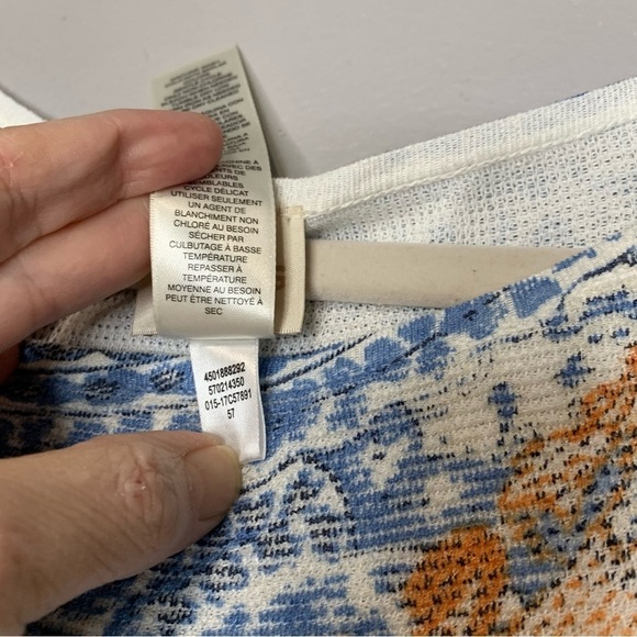 Chico’s Side Button Textured Paisley Knit Rayon Blue Ivory Top Size 2 (Lg, 12) - Picture 6 of 9